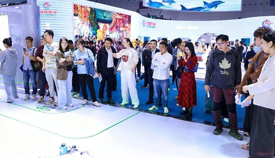 越甲灵动机器人高交会首秀 携手深圳地铁共筑智慧城轨新标杆